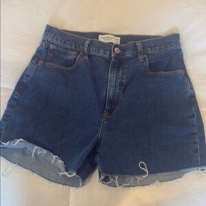 Abercrombie & Fitch ankle straight ultra high rise shorts. Size 29/8 curve love